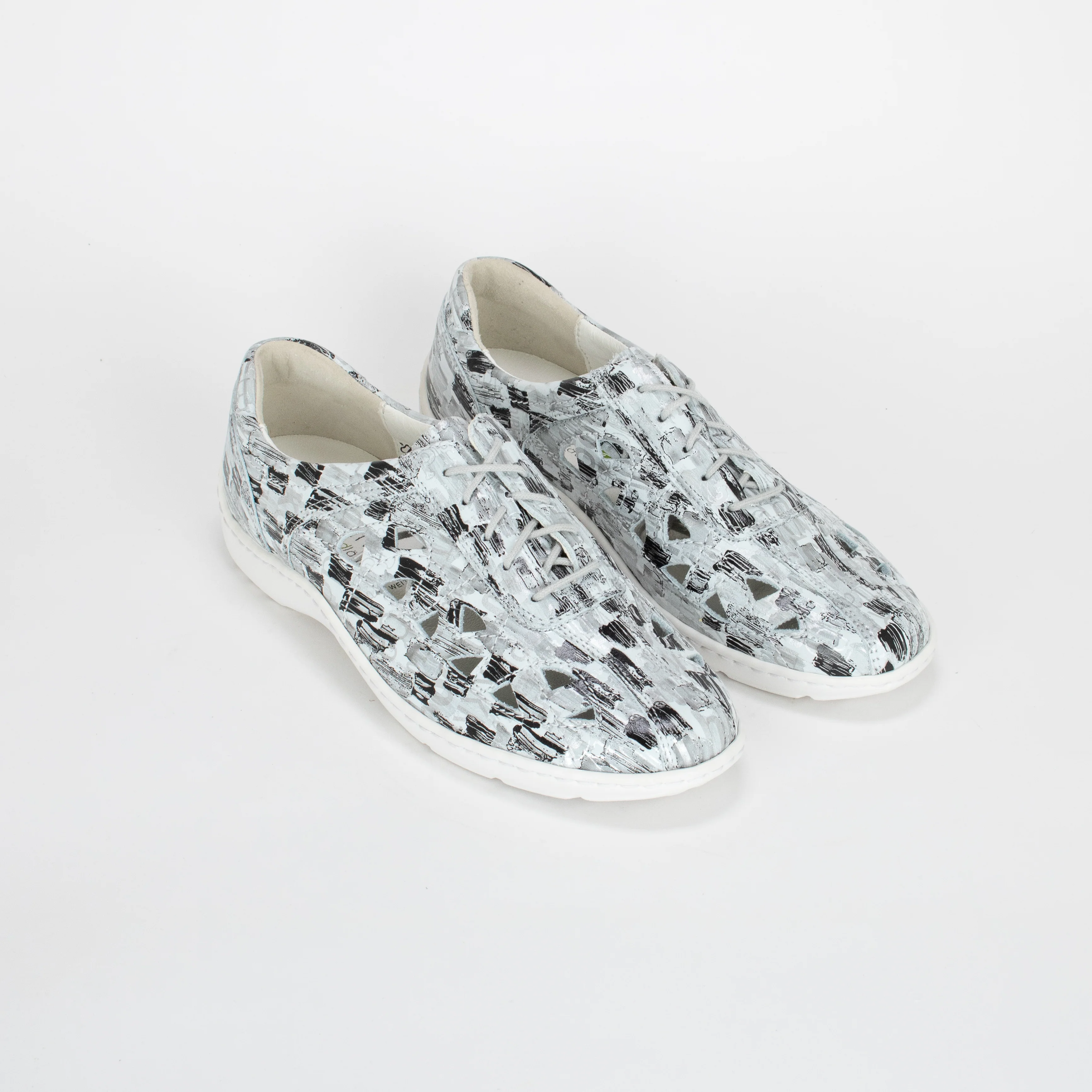 HENNI - Image 5