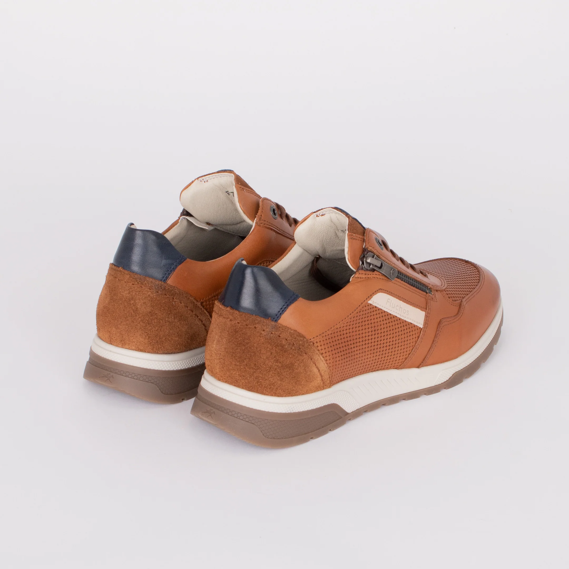 LOUIS - Image 7